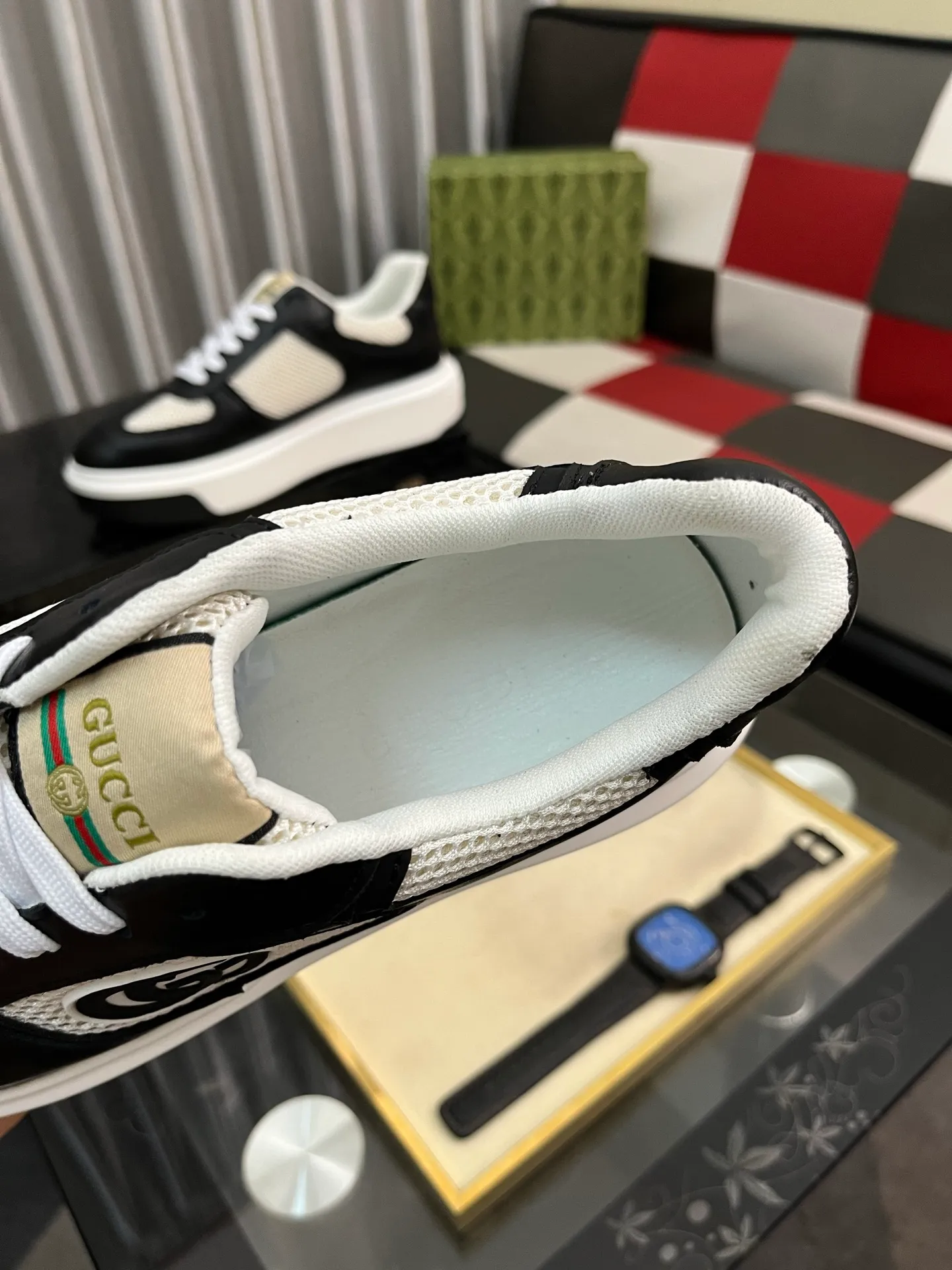 Men's Men's Shoes 💰458⌚️⌚️ [Gucci·Gucci] Original quality. ~ Unique modern style sneakers. 🏃A must-have casual shoe for trendy men😍😍 Original brand imported from Italy, imported original leather, sheep lining (refuses to discolor and grind feet) Sole: Original sole provided by the original factory, French lazy style design ⚠️Fit to the feet, original quality, super comfortable original sole. Just like shooting the real thing 🎬The real thing is better Code number: 38-442️⃣Colors available
